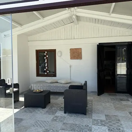 Nemi Cristal With Carpark And Jacuzzi Villa
