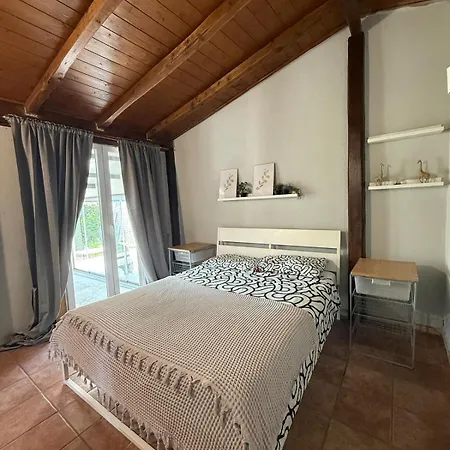 Nemi Cristal With Carpark And Jacuzzi Villa